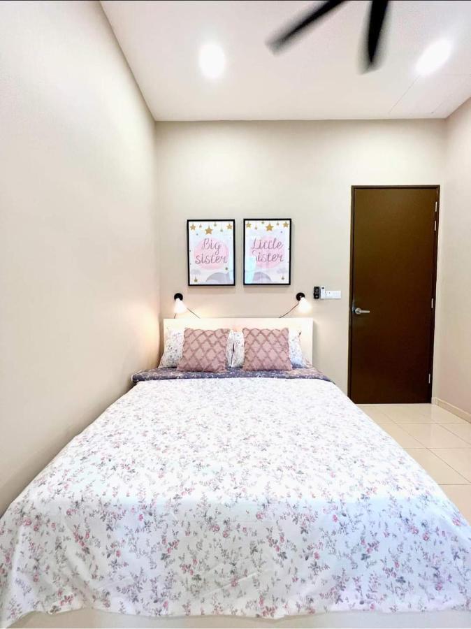Faridz Homestay At Myra Saujana Kampong Simpang Empat Ngoại thất bức ảnh