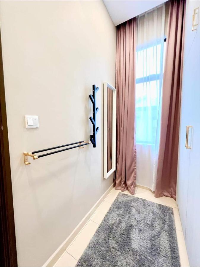 Faridz Homestay At Myra Saujana Kampong Simpang Empat Ngoại thất bức ảnh