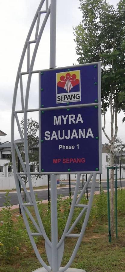 Faridz Homestay At Myra Saujana Kampong Simpang Empat Ngoại thất bức ảnh