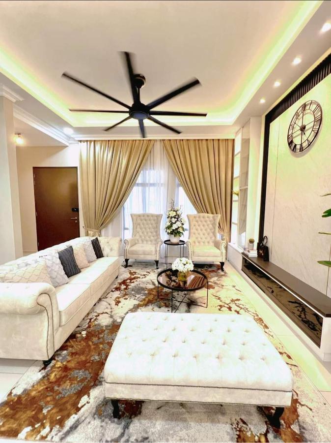 Faridz Homestay At Myra Saujana Kampong Simpang Empat Ngoại thất bức ảnh