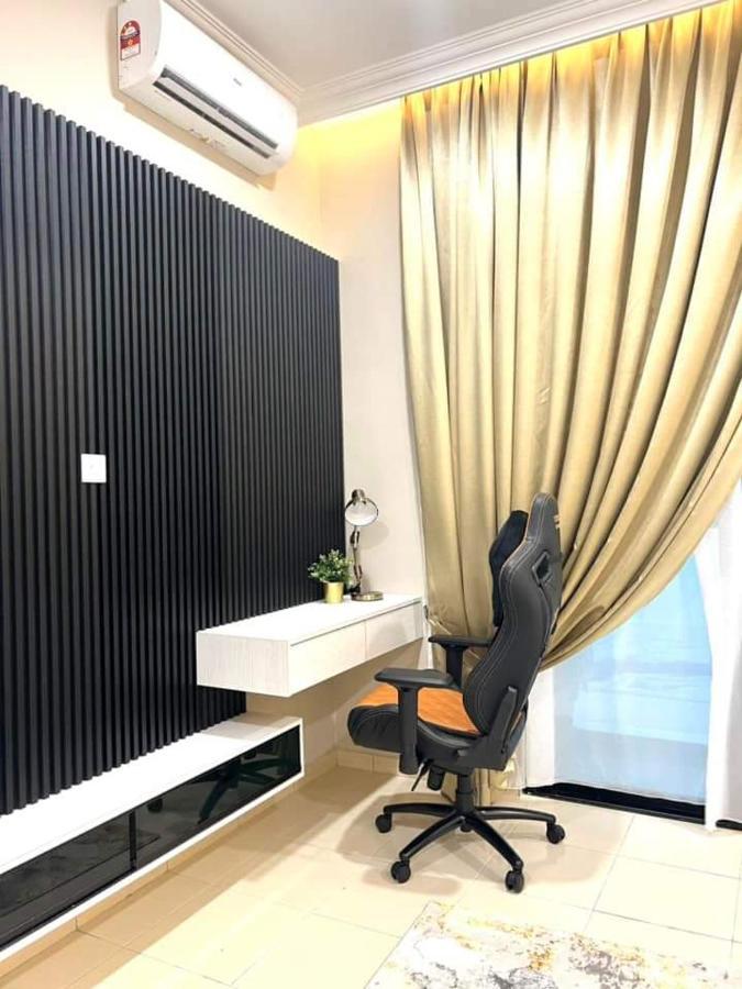 Faridz Homestay At Myra Saujana Kampong Simpang Empat Ngoại thất bức ảnh
