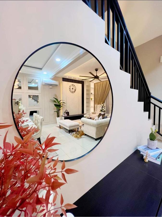 Faridz Homestay At Myra Saujana Kampong Simpang Empat Ngoại thất bức ảnh
